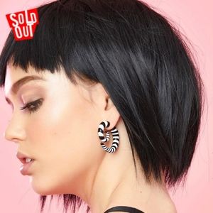 Dolls kill - twisted misfit earrings
